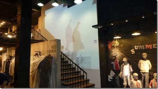 <a href='http://www.jsgfmy.com/webpage/tagsList.aspx?TagId=590'>戶外電子屏</a>頻繁進駐連鎖餐廳、保險機構(gòu)營業(yè)廳和服裝店,信息顯示系統(tǒng),多媒體信息發(fā)布系統(tǒng),數(shù)字標牌,digital signage