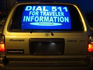 后窗<a href='http://www.jsgfmy.com/webpage/tagsList.aspx?TagId=371'>媒體</a>將數(shù)字廣告牌顯示到車輛后窗,信息顯示系統(tǒng),多媒體信息發(fā)布系統(tǒng),數(shù)字標(biāo)牌,digital signage