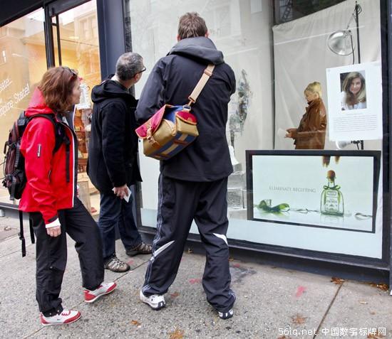 Patron“非常完美”藝術活動工作室充滿數(shù)字氛圍,多媒體信息發(fā)布系統(tǒng),數(shù)字告示,數(shù)字標牌,digital signage