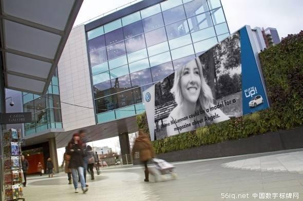 互動戶外數字屏幕助陣大眾汽車新車上市,多媒體信息發(fā)布系統(tǒng),數字告示,數字標牌,信息顯示系統(tǒng),digital signage