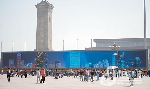天安門廣場<a href='http://www.jsgfmy.com/webpage/tagsList.aspx?TagId=591'>LED大屏幕</a>年維護(hù)費(fèi)達(dá)1600萬元,多媒體信息發(fā)布系統(tǒng),數(shù)字告示,數(shù)字標(biāo)牌,信息顯示系統(tǒng),digital signage