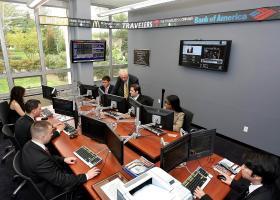 商學(xué)院金融實(shí)驗(yàn)室數(shù)字標(biāo)牌輔助華爾街學(xué)生培養(yǎng),多媒體信息發(fā)布系統(tǒng),聯(lián)網(wǎng)數(shù)字告示系統(tǒng),數(shù)字告示,數(shù)字標(biāo)牌,信息顯示系統(tǒng),digital signage