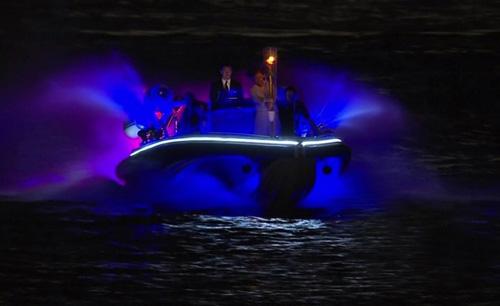 倫敦奧運(yùn)會(huì)上各種顯示技術(shù)爭奇斗艷,多媒體信息發(fā)布系統(tǒng),聯(lián)網(wǎng)數(shù)字告示系統(tǒng),數(shù)字告示,數(shù)字標(biāo)牌,信息顯示系統(tǒng),digital signage