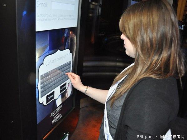 大屏幕大iPhone 牛人牛機(jī)牛創(chuàng)意,信息顯示系統(tǒng),多媒體信息發(fā)布系統(tǒng),數(shù)字標(biāo)牌,digital signage