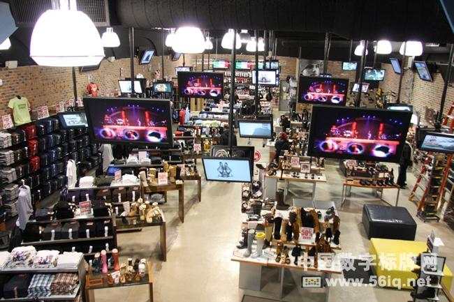 Zacky’s時(shí)裝零售店利用數(shù)字標(biāo)牌追趕潮流,信息顯示系統(tǒng),多媒體信息發(fā)布系統(tǒng),數(shù)字標(biāo)牌,digital signage