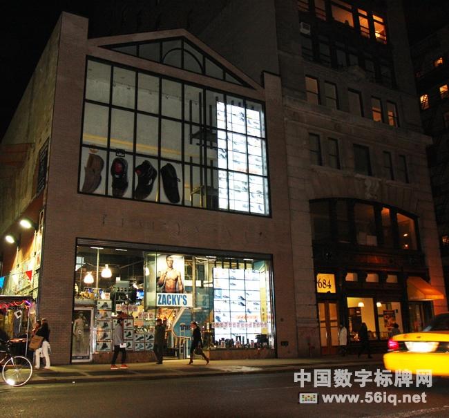 Zacky’s時(shí)裝零售店利用數(shù)字標(biāo)牌追趕潮流,信息顯示系統(tǒng),多媒體信息發(fā)布系統(tǒng),數(shù)字標(biāo)牌,digital signage