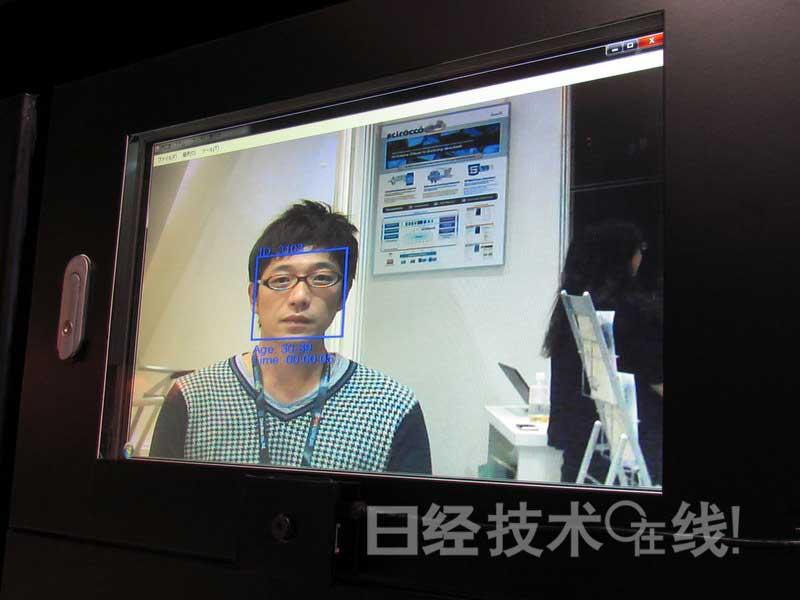 MicroAd用面部識(shí)別技術(shù)識(shí)別對(duì)象，將對(duì)應(yīng)的廣告發(fā)送到數(shù)字標(biāo)牌上,信息顯示系統(tǒng),多媒體信息發(fā)布系統(tǒng),數(shù)字標(biāo)牌,digital signage