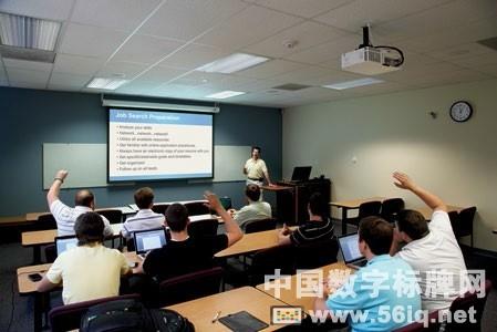 詳解數(shù)字標(biāo)牌系統(tǒng)在學(xué)校教育機(jī)構(gòu)中的應(yīng)用,信息顯示系統(tǒng),多媒體信息發(fā)布系統(tǒng),數(shù)字告示,數(shù)字標(biāo)牌,digital signage