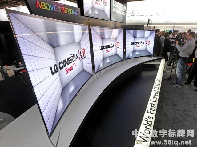 LG推出曲面<a href='http://www.jsgfmy.com/webpage/tagsList.aspx?TagId=52'>3D</a>效果的OLED數(shù)字屏幕,信息顯示系統(tǒng),多媒體信息發(fā)布系統(tǒng),數(shù)字告示,數(shù)字標牌,digital signage