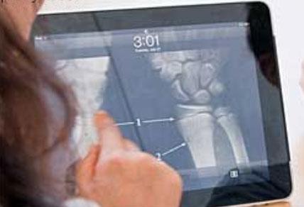 手勢平板:服務(wù)醫(yī)療行業(yè)的創(chuàng)新數(shù)字標(biāo)牌應(yīng)用,信息顯示系統(tǒng),多媒體信息發(fā)布系統(tǒng),數(shù)字標(biāo)牌,數(shù)字告示,digital signage 手勢平板:服務(wù)醫(yī)療行業(yè)的創(chuàng)新數(shù)字標(biāo)牌應(yīng)用,信息顯示系統(tǒng),多媒體信息發(fā)布系統(tǒng),數(shù)字標(biāo)牌,數(shù)字告示,digital signage