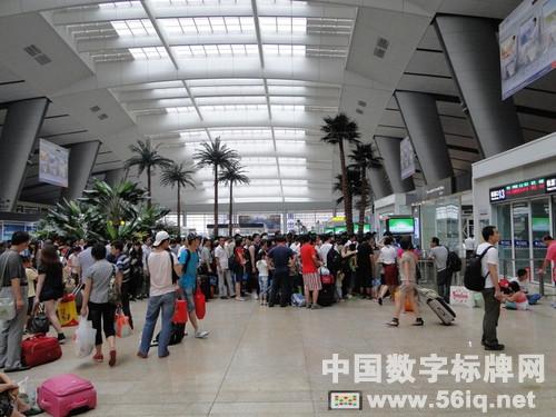 高鐵:體驗(yàn)新式數(shù)字化車(chē)站,信息顯示系統(tǒng),多媒體信息發(fā)布系統(tǒng),數(shù)字標(biāo)牌,數(shù)字告示,digital signage 高鐵:體驗(yàn)新式數(shù)字化車(chē)站,信息顯示系統(tǒng),多媒體信息發(fā)布系統(tǒng),數(shù)字標(biāo)牌,數(shù)字告示,digital signage