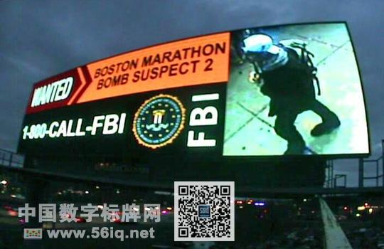 美國(guó)警方借數(shù)字標(biāo)牌直播波士頓轟炸搜捕進(jìn)展,信息顯示系統(tǒng),多媒體信息發(fā)布系統(tǒng),數(shù)字標(biāo)牌,數(shù)字告示，digital signage