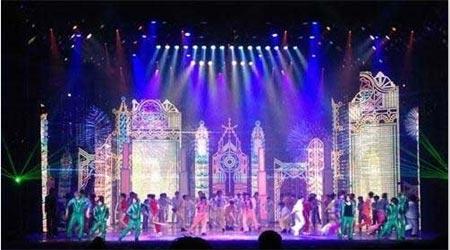 日本大劇場欽點--超大面積半透明LED顯示屏助陣,信息顯示系統(tǒng),多媒體信息發(fā)布系統(tǒng),數(shù)字標牌,數(shù)字告示，digital signage