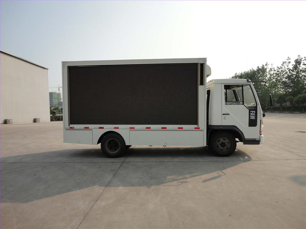 大型LED移動(dòng)廣告車成為戶外新媒體角色,信息顯示系統(tǒng),多媒體信息發(fā)布系統(tǒng),數(shù)字標(biāo)牌,數(shù)字告示，digital signage