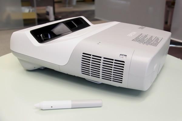 看2013互動(dòng)投影機(jī)對(duì)電子白板的潛在沖擊,信息顯示系統(tǒng),多媒體信息發(fā)布系統(tǒng),數(shù)字標(biāo)牌,數(shù)字告示，digital signage