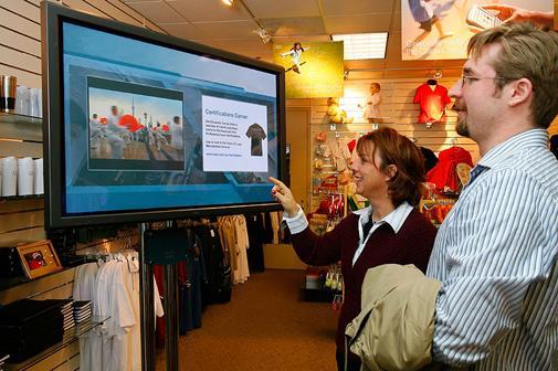 眾<a href='http://www.jsgfmy.com/webpage/tagsList.aspx?TagId=2000'>廠商</a>發(fā)力數(shù)字標(biāo)牌 助推<a href='http://www.jsgfmy.com/webpage/tagsList.aspx?TagId=186'>銀行</a>數(shù)字化,信息顯示系統(tǒng),多媒體信息發(fā)布系統(tǒng),數(shù)字標(biāo)牌,數(shù)字告示，digital signage