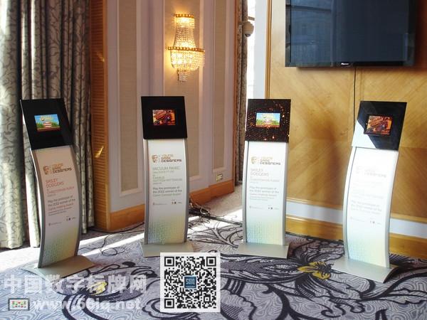 平板一體機(jī)將實(shí)體店體驗(yàn)者變成客戶的5種方式,信息顯示系統(tǒng),多媒體信息發(fā)布系統(tǒng),數(shù)字標(biāo)牌,數(shù)字告示,digital signage 平板一體機(jī)將實(shí)體店<a href='http://www.jsgfmy.com/webpage/tagsList.aspx?TagId=3013'>體驗(yàn)者</a>變成<a href='http://www.jsgfmy.com/webpage/tagsList.aspx?TagId=2009'>客戶</a>的5種方式,信息顯示系統(tǒng),多媒體信息發(fā)布系統(tǒng),數(shù)字標(biāo)牌,數(shù)字告示,digital signage