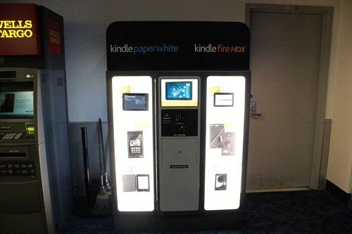 Amazon 推“Kindle Kiosk”自動(dòng)售貨機(jī),嘗試在線下直銷其硬件設(shè)備,多媒體信息發(fā)布系統(tǒng),數(shù)字標(biāo)牌,數(shù)字告示,digital signage Amazon 推“Kindle Kiosk”自動(dòng)售貨機(jī),嘗試在線下直銷其硬件設(shè)備,多媒體信息發(fā)布系統(tǒng),數(shù)字標(biāo)牌,數(shù)字告示,digital signage