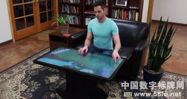 這款瘋狂的Android平板電腦比沙發(fā)還大,信息顯示系統(tǒng),多媒體信息發(fā)布系統(tǒng),數(shù)字標牌,數(shù)字告示，digital signage