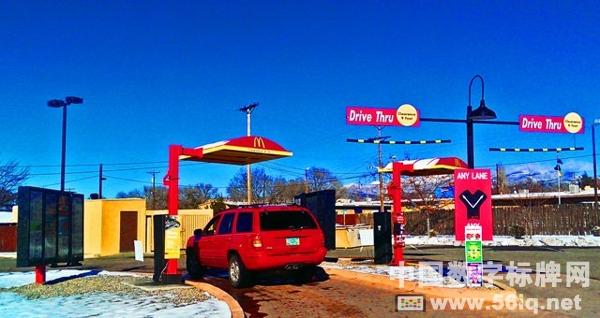 分析驅(qū)動汽車餐廳數(shù)字標(biāo)牌的應(yīng)用,多媒體信息發(fā)布系統(tǒng),數(shù)字標(biāo)牌,數(shù)字告示,digital signage 分析驅(qū)動汽車<a href='http://www.jsgfmy.com/webpage/tagsList.aspx?TagId=1841'>餐廳數(shù)字標(biāo)牌</a>的應(yīng)用,多媒體信息發(fā)布系統(tǒng),數(shù)字標(biāo)牌,數(shù)字告示,digital signage