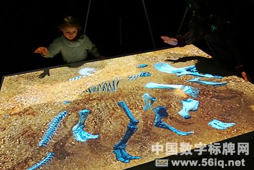 尖端安裝獎頒獎典禮在DSE2015舉行,多媒體信息發(fā)布系統(tǒng),數(shù)字標牌,數(shù)字告示，digital signage