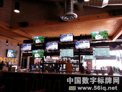 大學體育酒吧使用移動視頻墻提升顧客視覺體驗,多媒體信息發(fā)布系統(tǒng),數(shù)字標牌,數(shù)字告示，digital signage