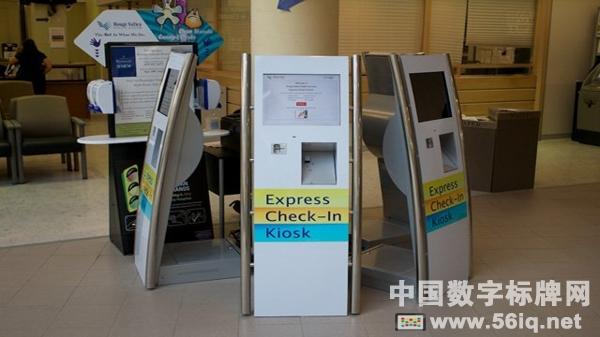 為患者提供專(zhuān)項(xiàng)導(dǎo)引的醫(yī)療保健一體機(jī),多媒體信息發(fā)布系統(tǒng),數(shù)字標(biāo)牌,數(shù)字告示，digital signage