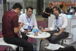 廣州自助售貨機展,助你把握2016國際財富商機,多媒體信息發(fā)布系統(tǒng),數(shù)字標牌,數(shù)字告示,digital signage 廣州自助售貨機展,助你把握2016國際財富商機,多媒體信息發(fā)布系統(tǒng),數(shù)字標牌,數(shù)字告示,digital signage