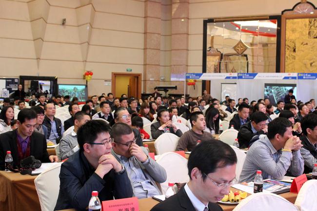 56iq出席數(shù)字標牌高峰論壇并發(fā)表主題演講,多媒體信息發(fā)布系統(tǒng),數(shù)字標牌,數(shù)字告示，digital signage