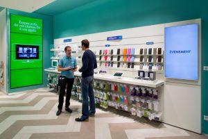 法國(guó)電信公司部署數(shù)字標(biāo)牌打造互動(dòng)體驗(yàn)店,多媒體信息發(fā)布系統(tǒng),數(shù)字標(biāo)牌,數(shù)字告示,digital signage 法國(guó)電信公司部署數(shù)字標(biāo)牌打造互動(dòng)體驗(yàn)店,多媒體信息發(fā)布系統(tǒng),數(shù)字標(biāo)牌,數(shù)字告示,digital signage