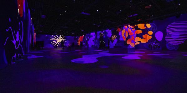 在迪拜，遇見未來的加油站,多媒體信息發(fā)布系統(tǒng),數(shù)字標(biāo)牌,數(shù)字告示，digital signage