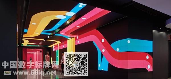 抖音TIKTOK紐約辦公室采用LED視頻墻，呼應(yīng)城市氛圍,多媒體信息發(fā)布系統(tǒng),數(shù)字標(biāo)牌,數(shù)字告示，digital signage