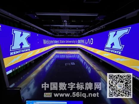 巨型投影裝置助力大學(xué)校園創(chuàng)客空間發(fā)展，多媒體信息發(fā)布系統(tǒng)，數(shù)字標牌，數(shù)字告示，digital signage