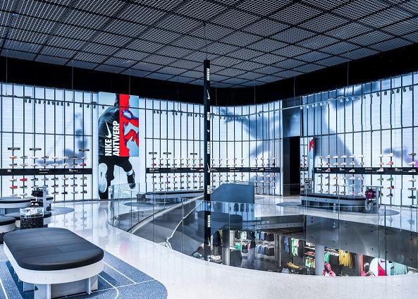 在安特衛(wèi)普|LED助力耐克新店打造優(yōu)質(zhì)購物體驗，多媒體信息發(fā)布系統(tǒng)，數(shù)字標牌，數(shù)字告示，digital signage